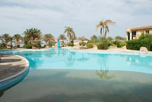 Furnished apartment with pool and beach!El Ahyaa